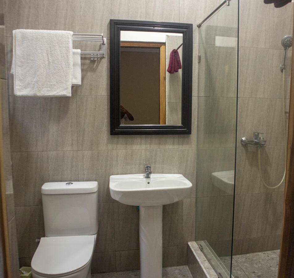 Kislas Luxury Hotel Adenta 외부 사진