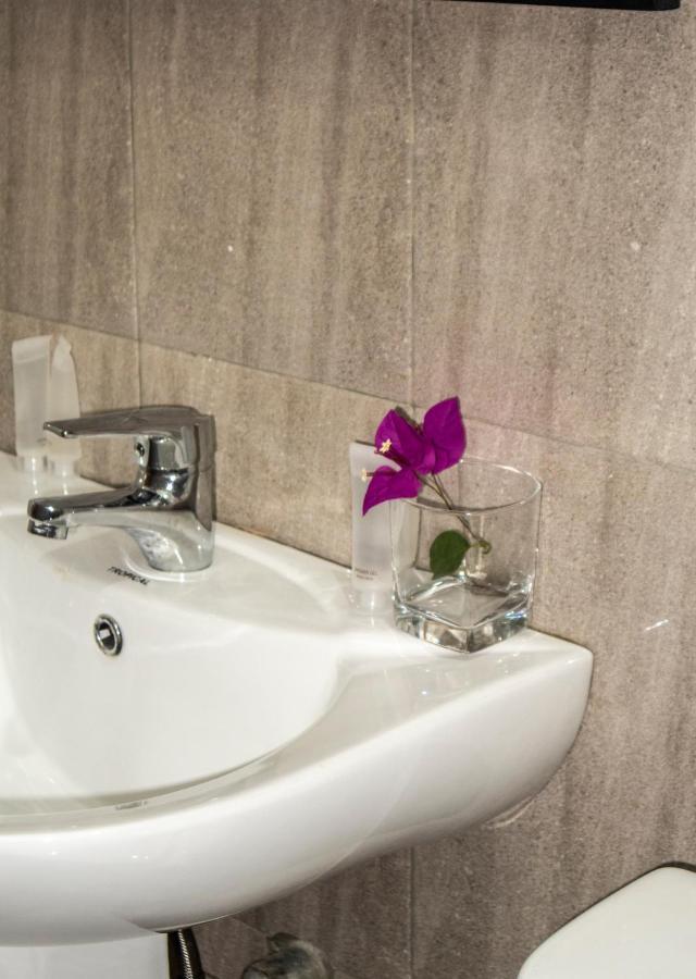 Kislas Luxury Hotel Adenta 외부 사진