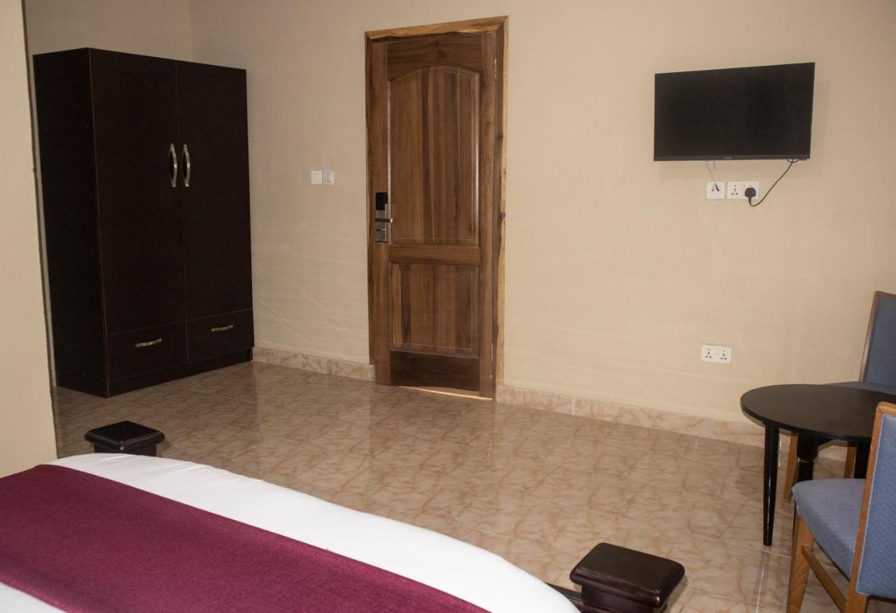 Kislas Luxury Hotel Adenta 외부 사진